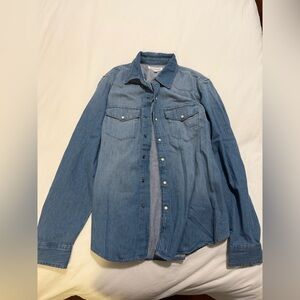 BRAND NEW Lucky denim button down. Women’s size medium. Never worn.